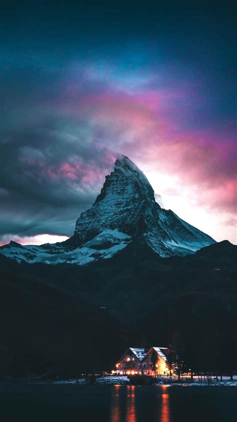 4K iPhone Wallpapers .